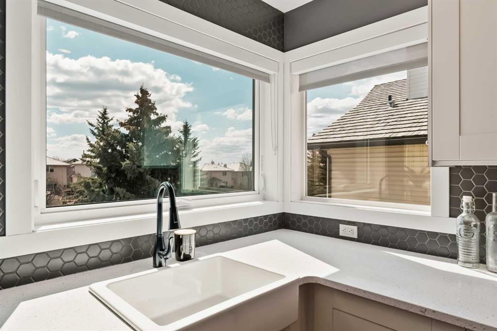 Picture of 6 Gleneagles Terrace , Cochrane Real Estate Listing