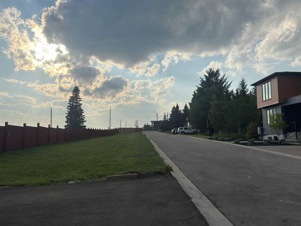 Picture of 3654 85 Street SW, Calgary Real Estate Listing