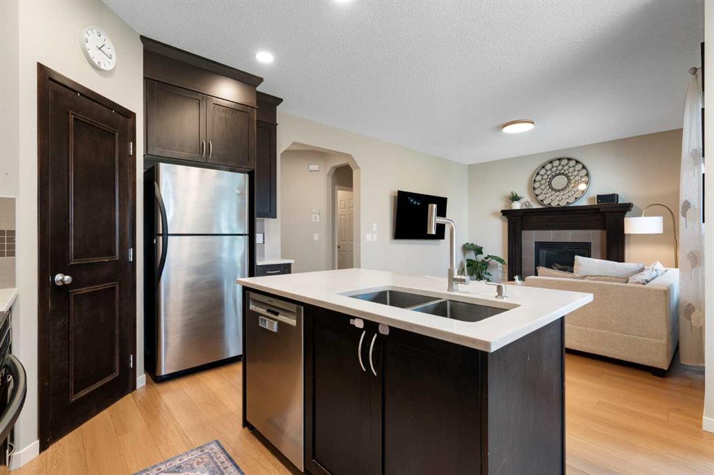 Picture of 1258 New Brighton Drive SE, Calgary Real Estate Listing