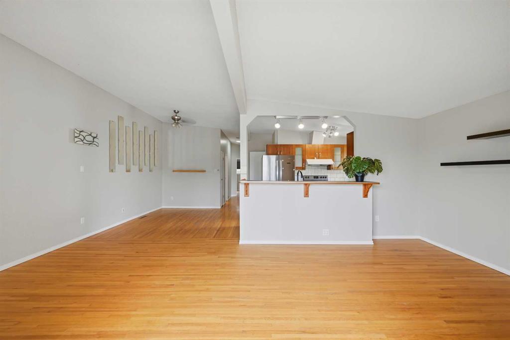 Picture of 6303 4 Street NW, Calgary Real Estate Listing