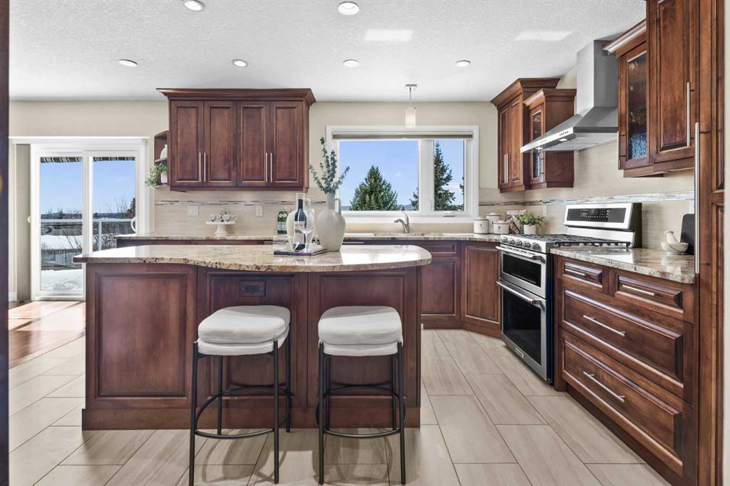 Picture of 7715 67 Avenue NW, Calgary Real Estate Listing