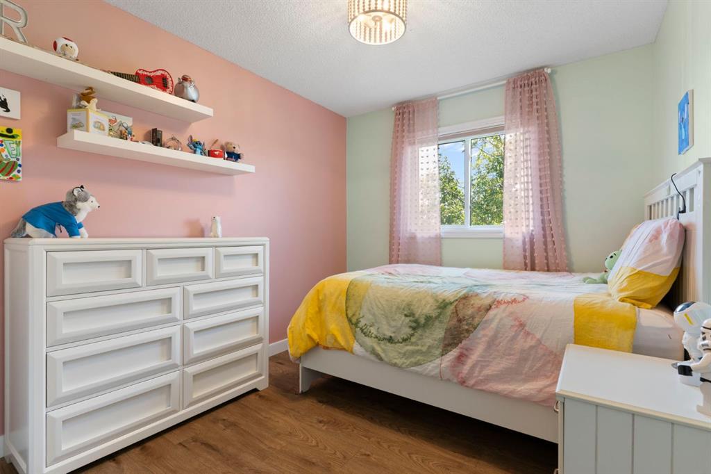 Picture of 34 West Mcmanus Road , Cochrane Real Estate Listing