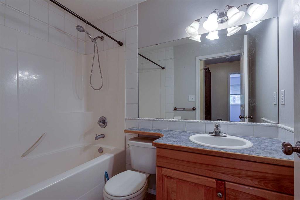 Picture of 82 Ruttan Close , Red Deer Real Estate Listing