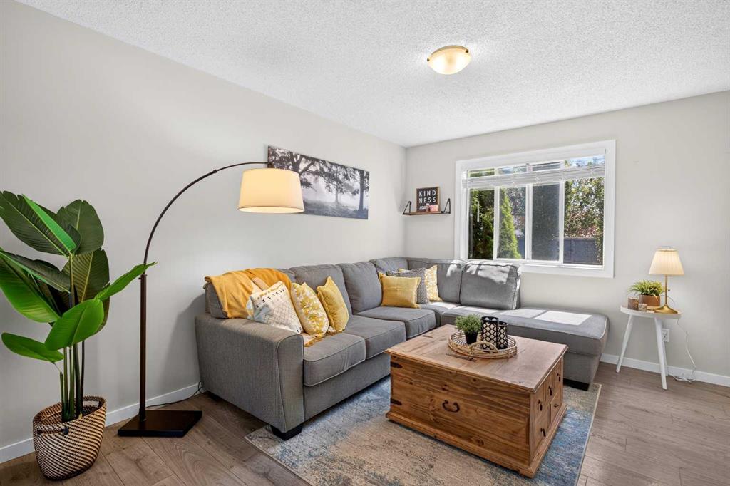Picture of 66 Canoe Close SW, Airdrie Real Estate Listing