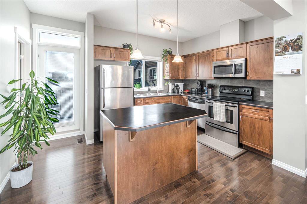 Picture of 159 Kincora Heath NW, Calgary Real Estate Listing