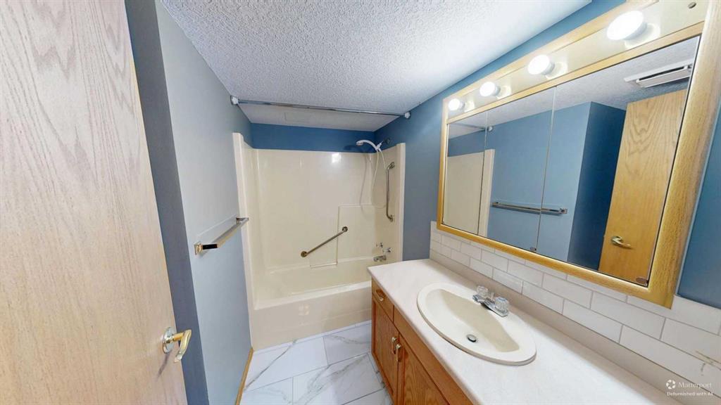 Picture of 203, 75 1 Avenue S, Lethbridge Real Estate Listing
