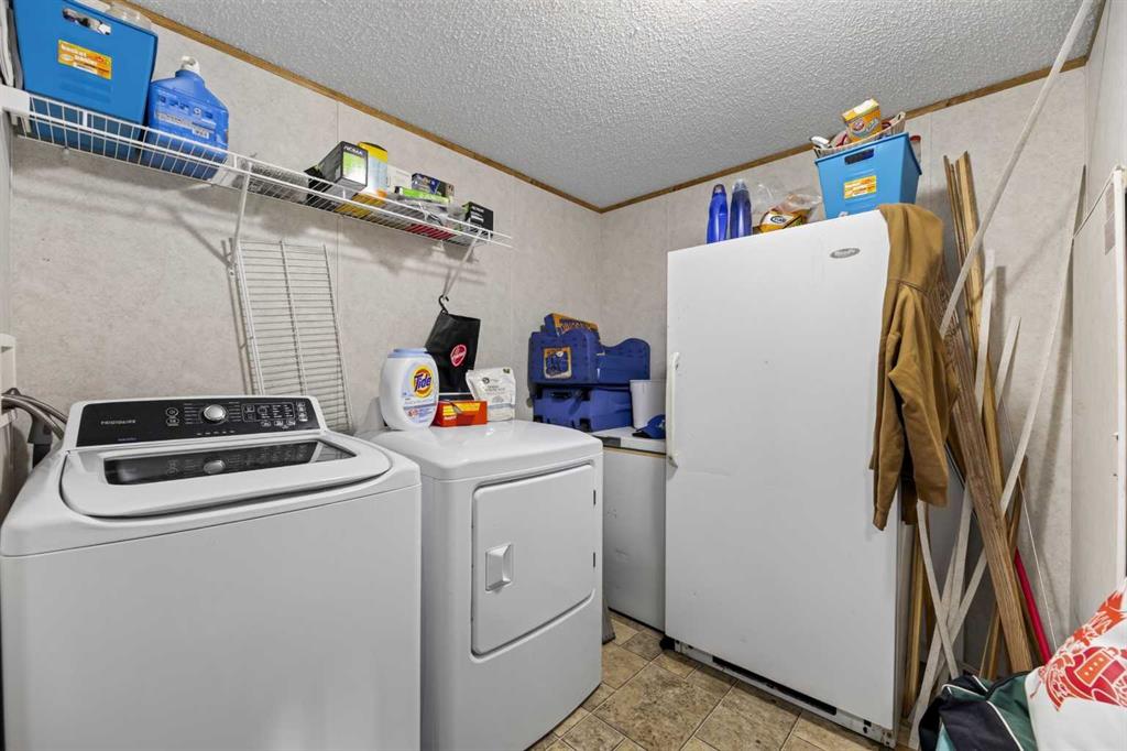 Picture of 35277 Range Road 25  , Rural Red Deer County Real Estate Listing