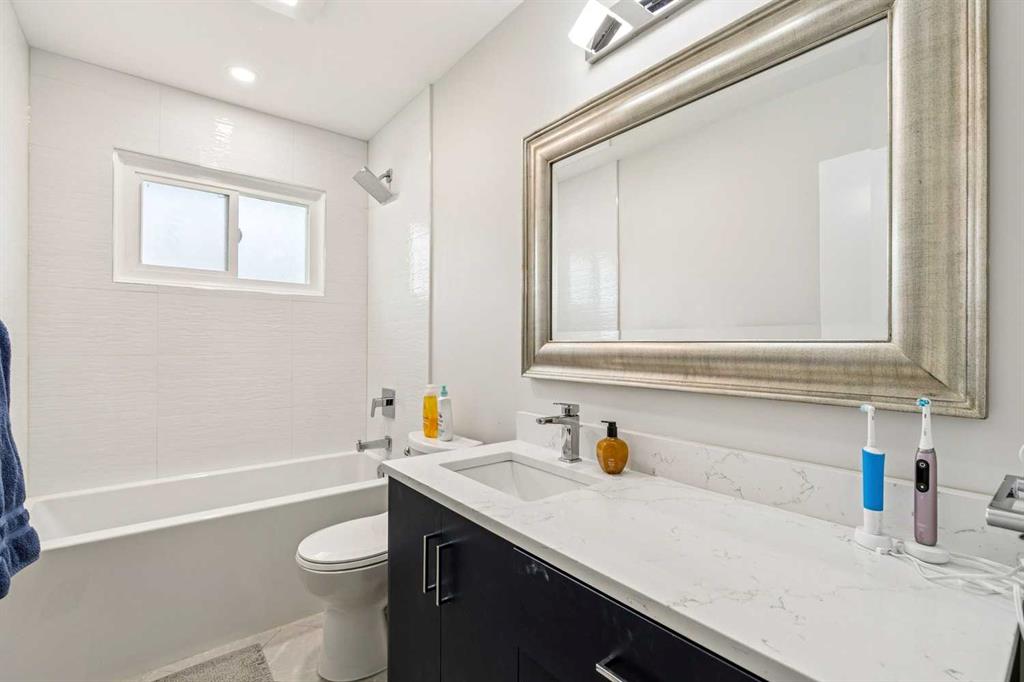Picture of 117 Chinook Drive SW, Calgary Real Estate Listing