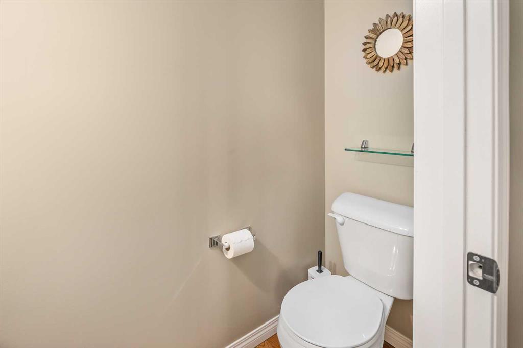 Picture of 240 Elgin Meadows Gardens SE, Calgary Real Estate Listing