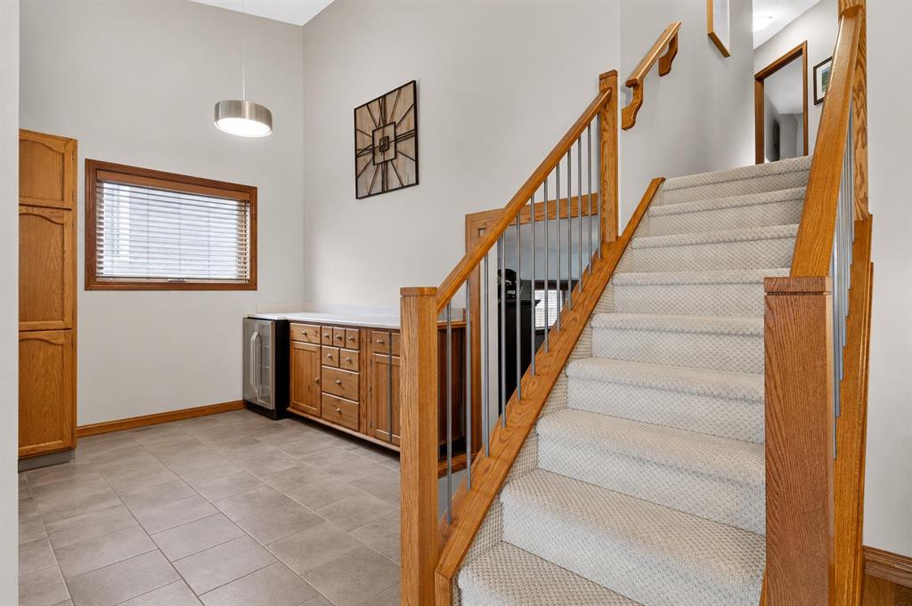 Picture of 8 Erin Meadow Way SE, Calgary Real Estate Listing