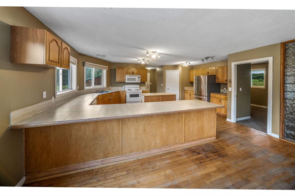 Picture of 298042 218 Street W, Rural Foothills County Real Estate Listing