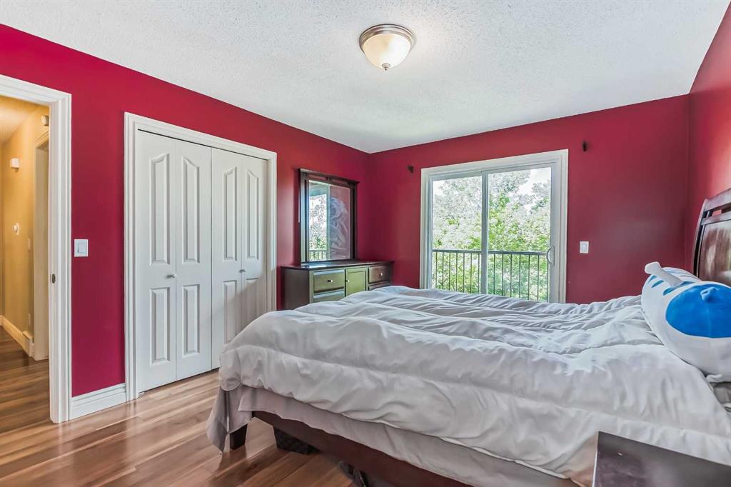 Picture of 55 Bermuda Close NW, Calgary Real Estate Listing
