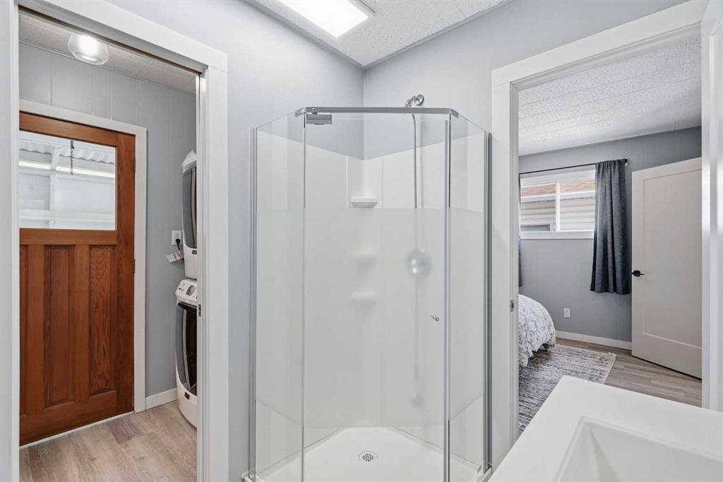Picture of 302 Frontenac Avenue NW, Diamond Valley Real Estate Listing