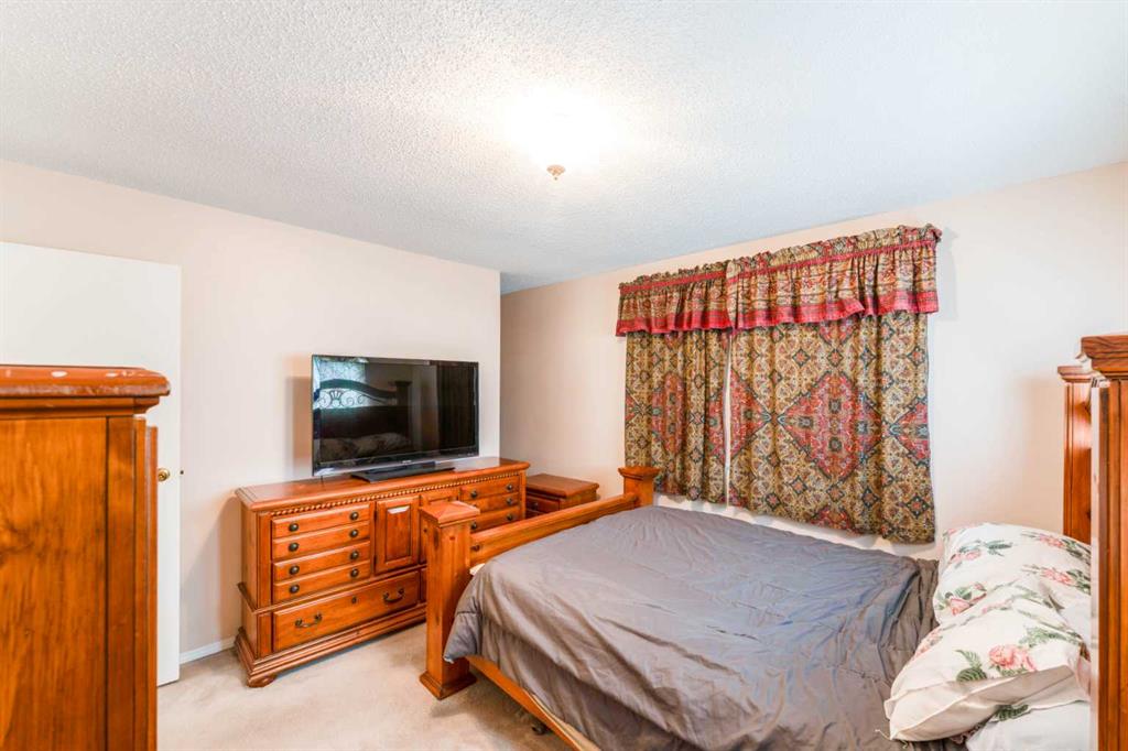 Picture of 6823 4 Avenue SE, Calgary Real Estate Listing