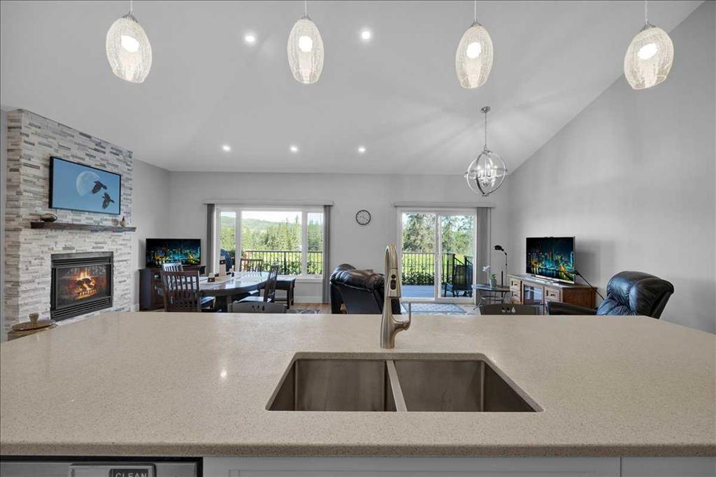 Picture of 170 Riverwood Crescent SW, Diamond Valley Real Estate Listing