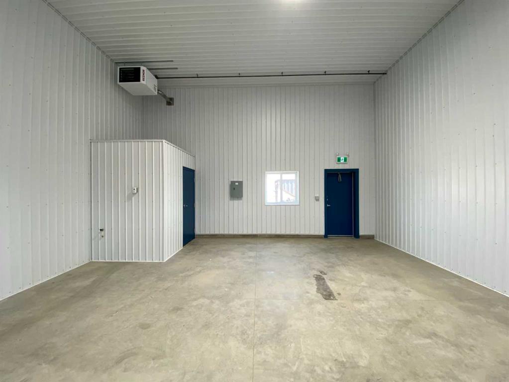 Picture of 106 5 Street N, Vauxhall Real Estate Listing