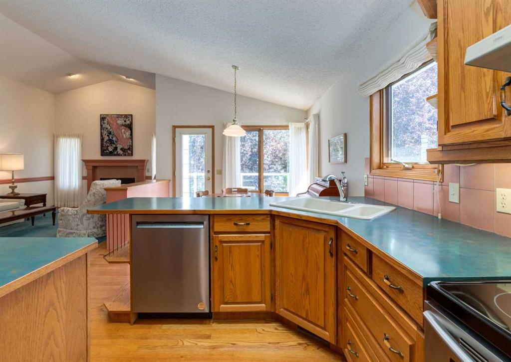 Picture of 307 Schooner Landing NW, Calgary Real Estate Listing