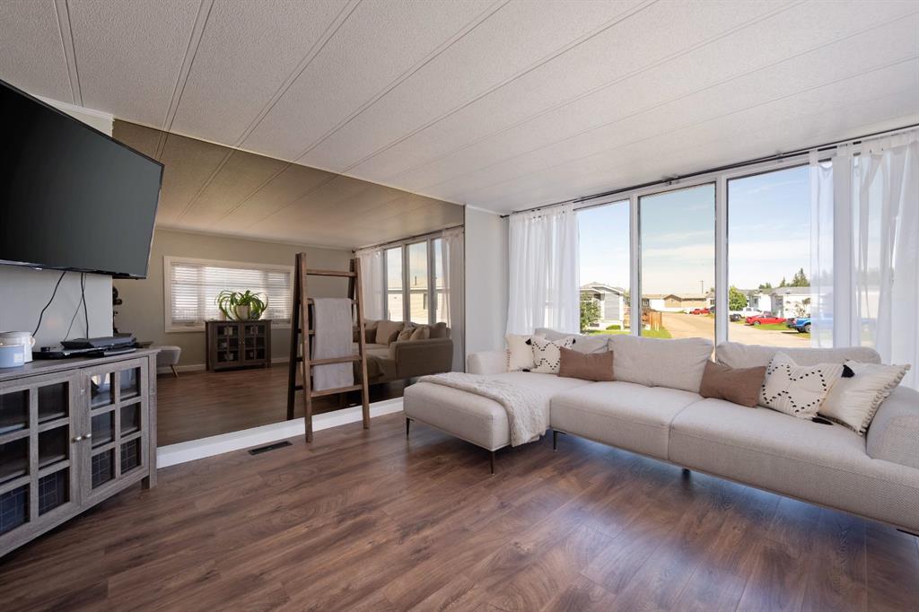 Picture of 240 Grandview Crescent , Fort McMurray Real Estate Listing