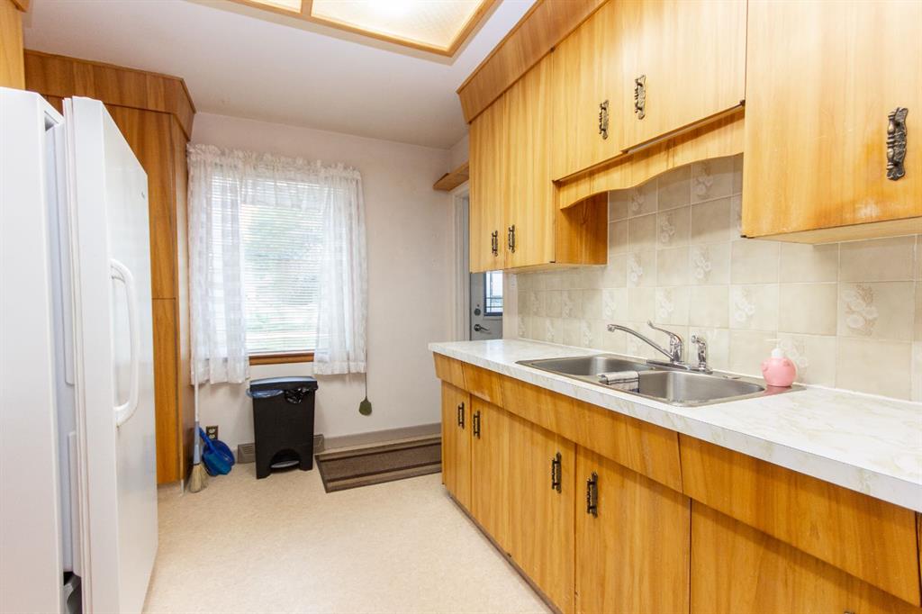 Picture of 5539 38 Street , Red Deer Real Estate Listing