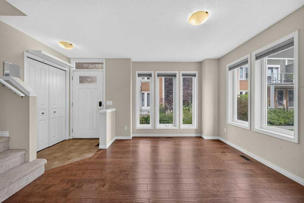 Picture of 721 Auburn Bay Square SE, Calgary Real Estate Listing