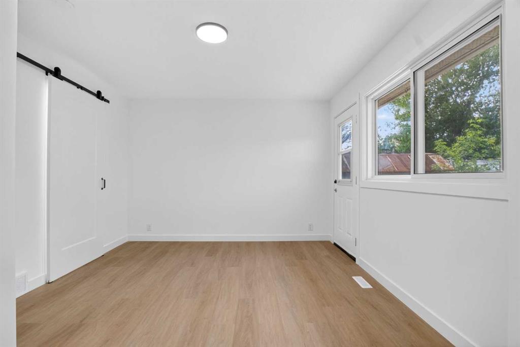 Picture of 304 Beddington Circle NE, Calgary Real Estate Listing