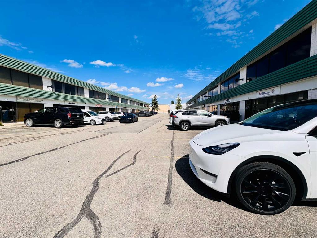 Picture of 2, 3610 29 Street NE, Calgary Real Estate Listing
