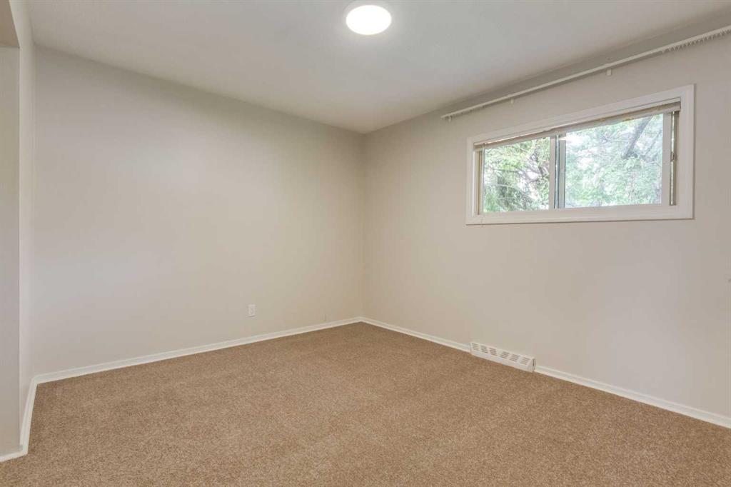 Picture of 8 Hazelwood Crescent SW, Calgary Real Estate Listing