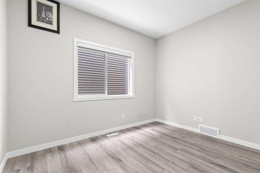 Picture of 109 Mallard Grove SE, Calgary Real Estate Listing