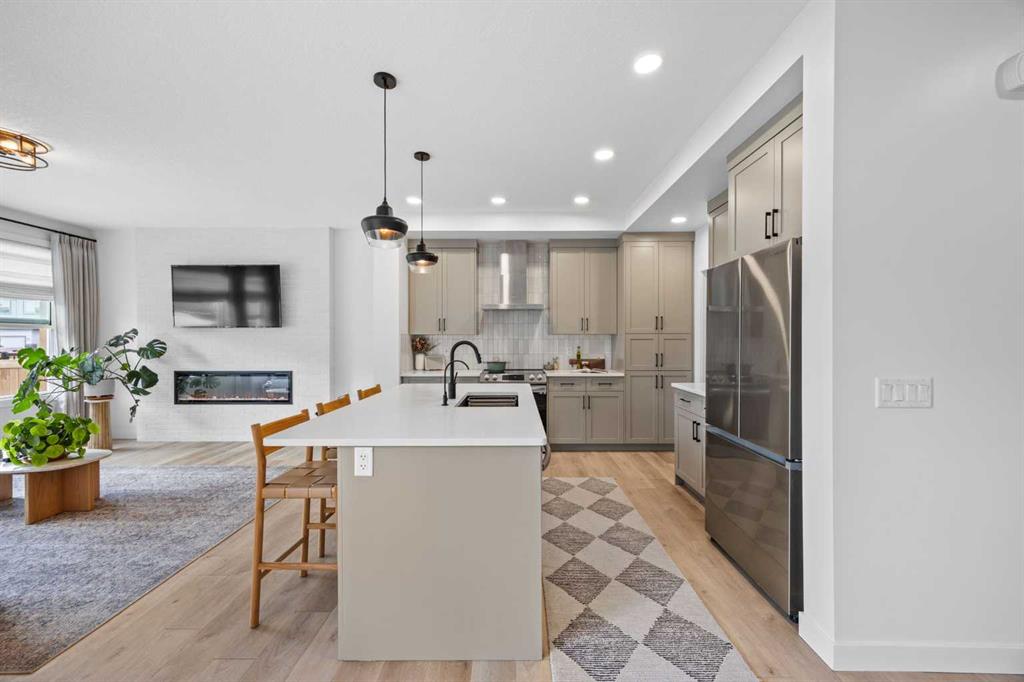 Picture of 519 Clydesdale Way , Cochrane Real Estate Listing