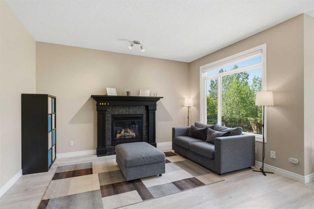 Picture of 331 Parkmere Green , Chestermere Real Estate Listing