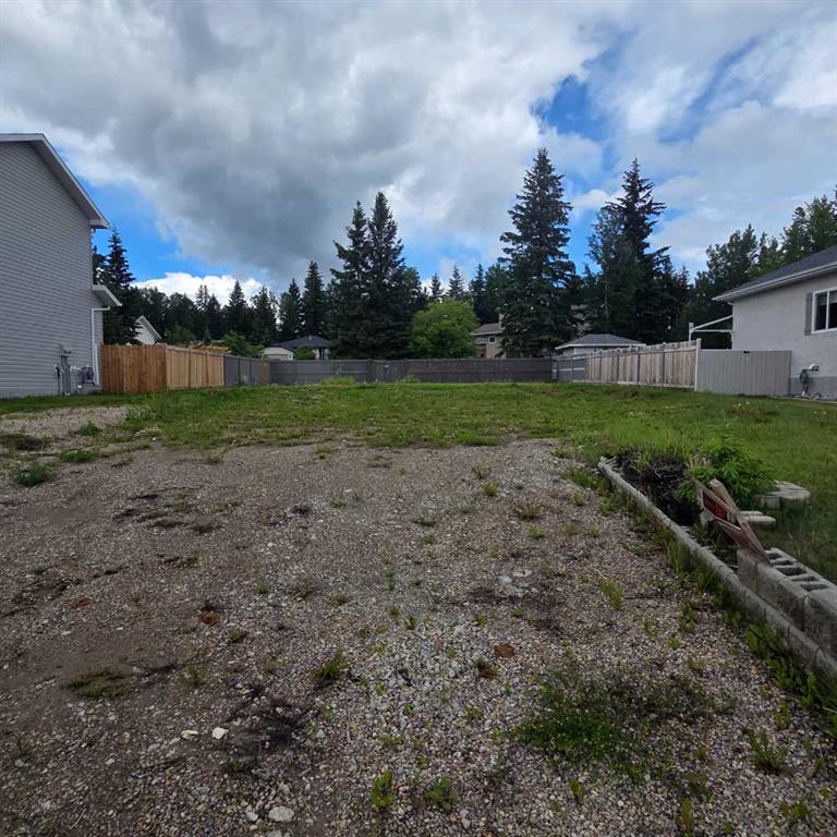 Picture of 6118 11 Avenue  , Edson Real Estate Listing