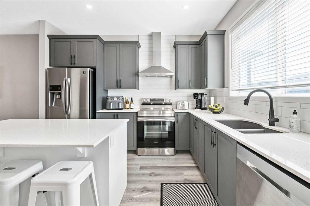 Picture of 68 Wolf Gate , Okotoks Real Estate Listing