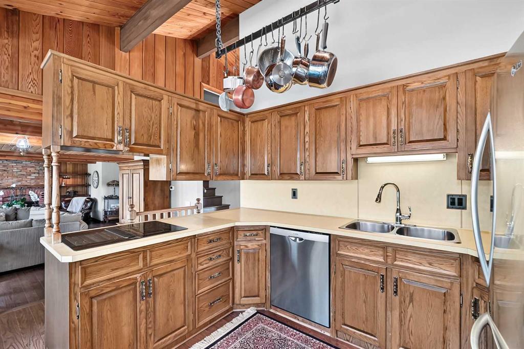 Picture of 261136 Range Road 33  , Rural Rocky View County Real Estate Listing