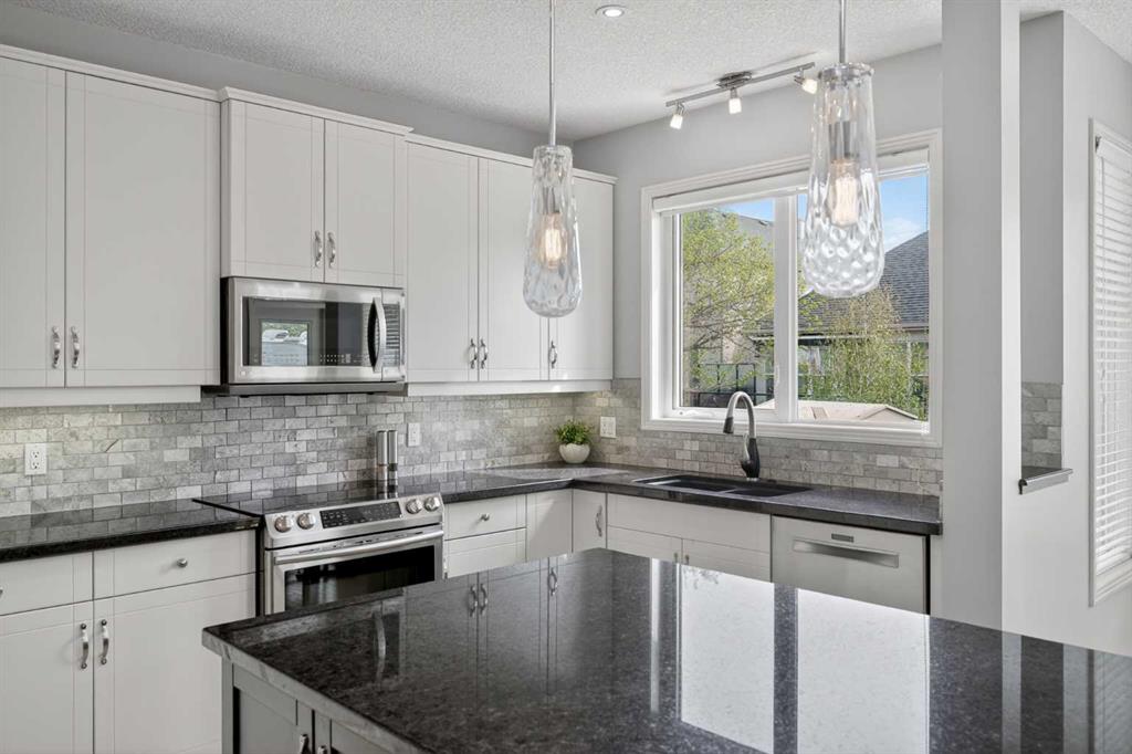 Picture of 125 Cranleigh Park SE, Calgary Real Estate Listing