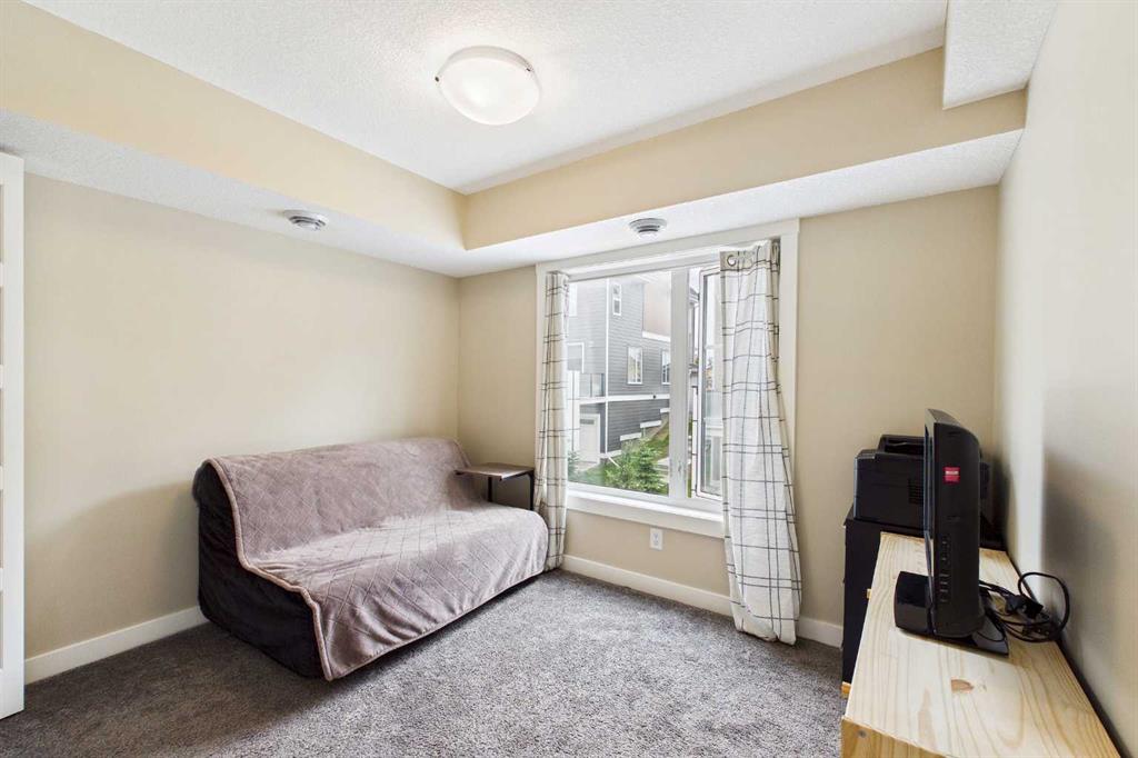 Picture of 220 Livingston Common NE, Calgary Real Estate Listing
