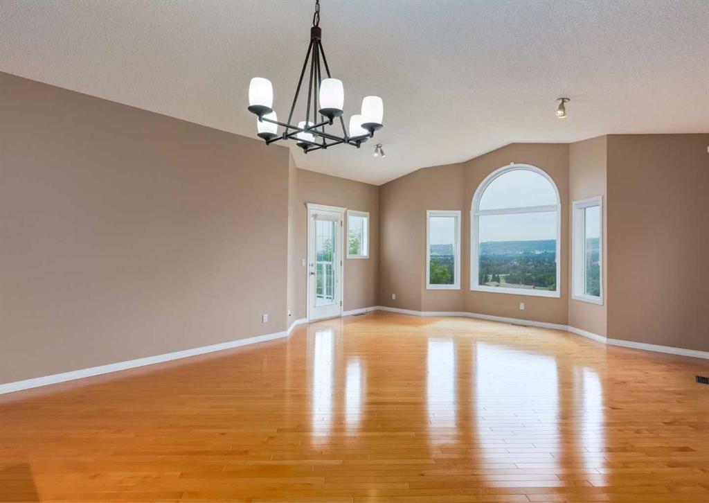 Picture of 115 Scimitar Heath NW, Calgary Real Estate Listing