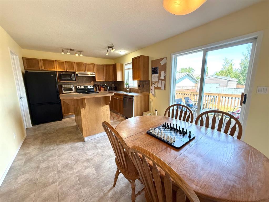 Picture of 1616 High Country Drive NW, High River Real Estate Listing