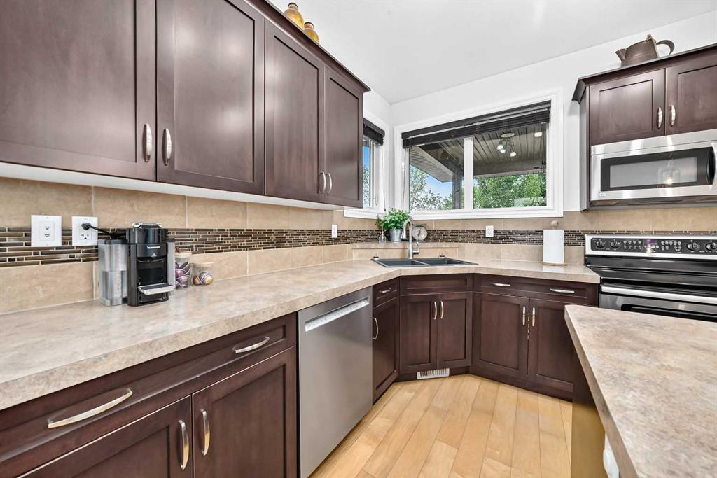 Picture of 4 Welsh Close , Red Deer Real Estate Listing