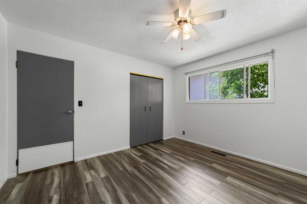 Picture of 4814 49 Avenue , Forestburg Real Estate Listing