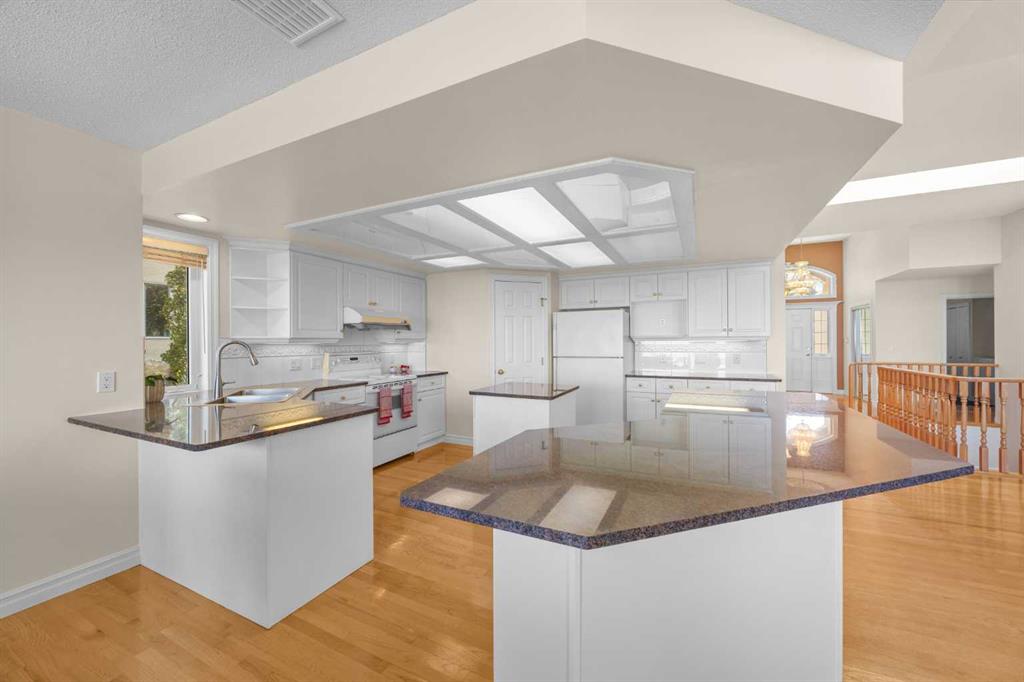 Picture of 191 Hamptons Terrace NW, Calgary Real Estate Listing