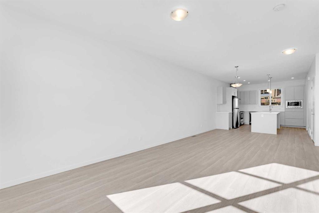 Picture of 733 South Point Gate SW, Airdrie Real Estate Listing