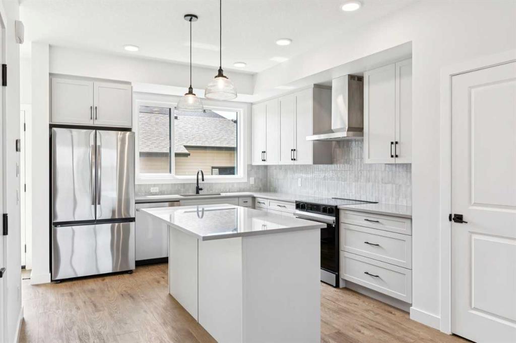 Picture of 49 Silverton Glen Way SW, Calgary Real Estate Listing
