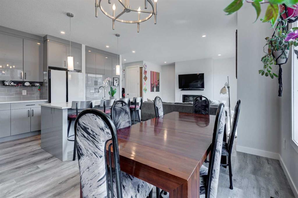 Picture of 768 Edgefield Crescent , Strathmore Real Estate Listing
