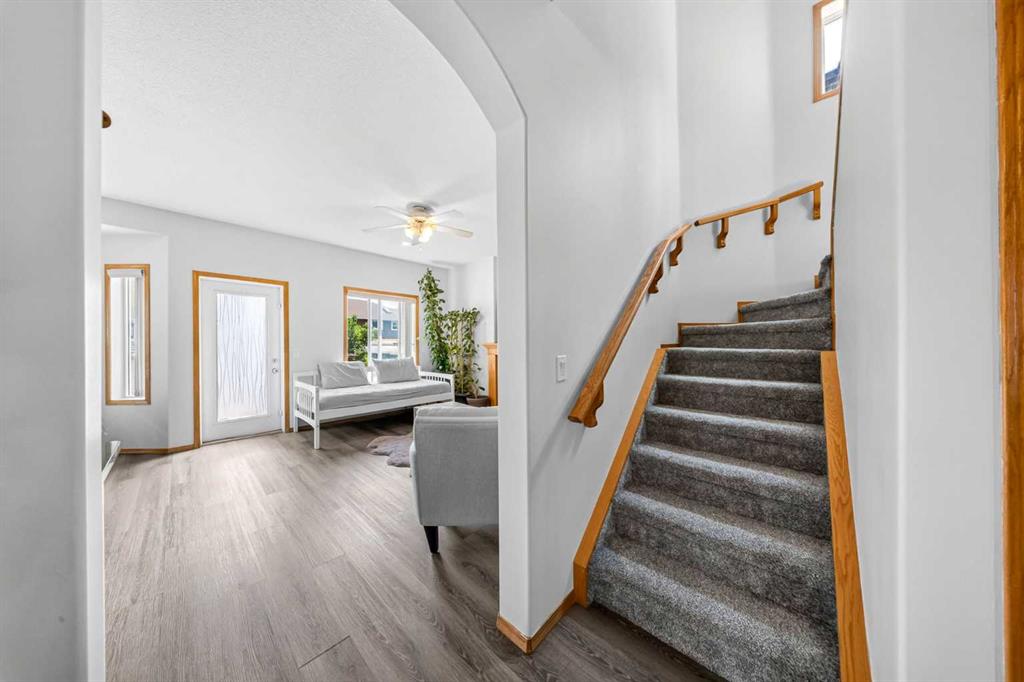 Picture of 125 Tarawood Place NE, Calgary Real Estate Listing