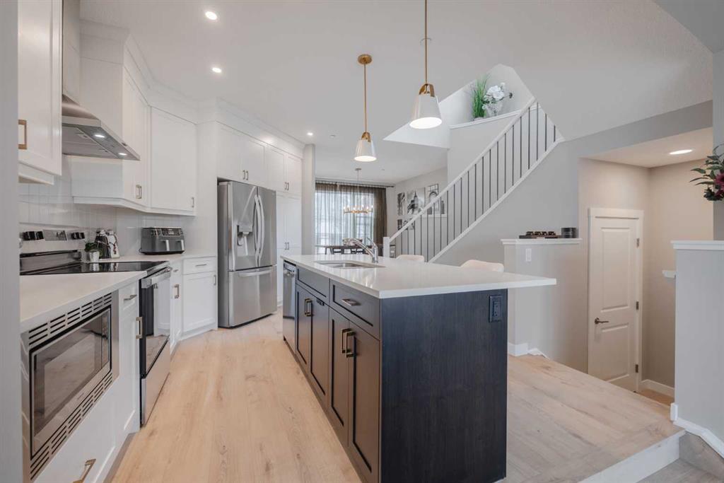 Picture of 44 Calhoun Common NE, Calgary Real Estate Listing