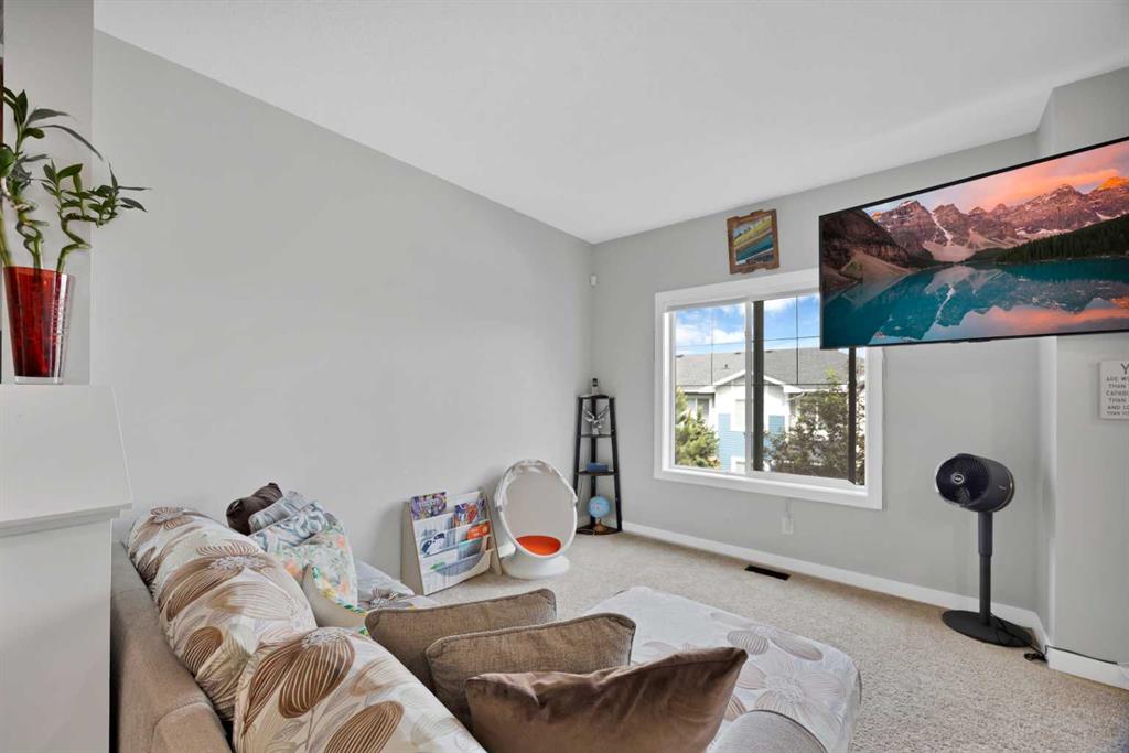 Picture of 107 Jumping Pound Common , Cochrane Real Estate Listing