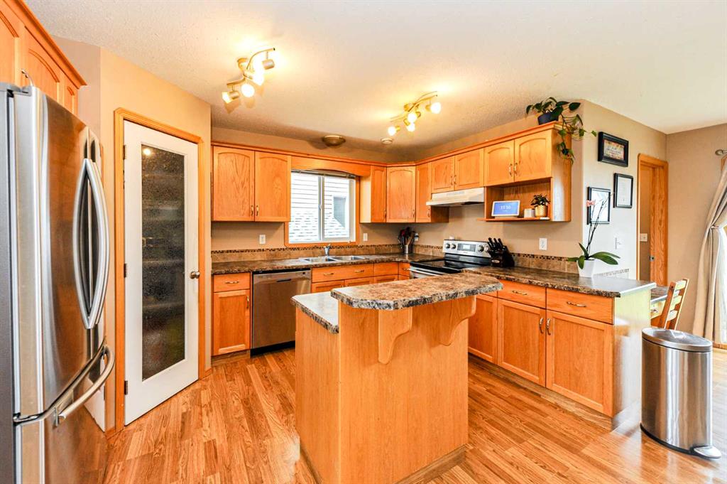 Picture of 7310 46 Avenue , Camrose Real Estate Listing