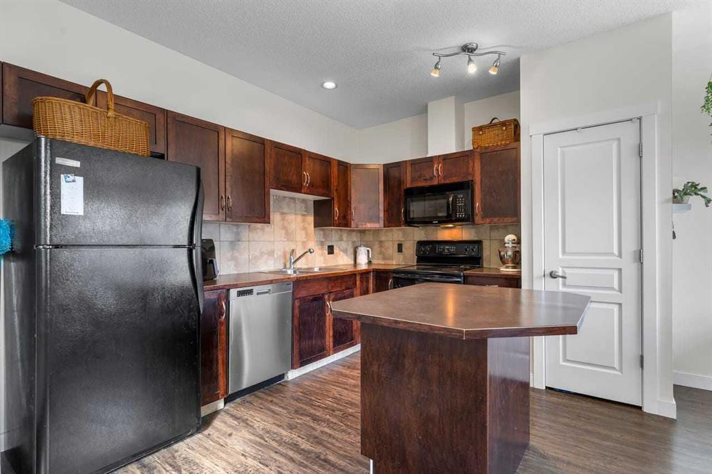 Picture of 56, 28 Heritage Drive , Cochrane Real Estate Listing