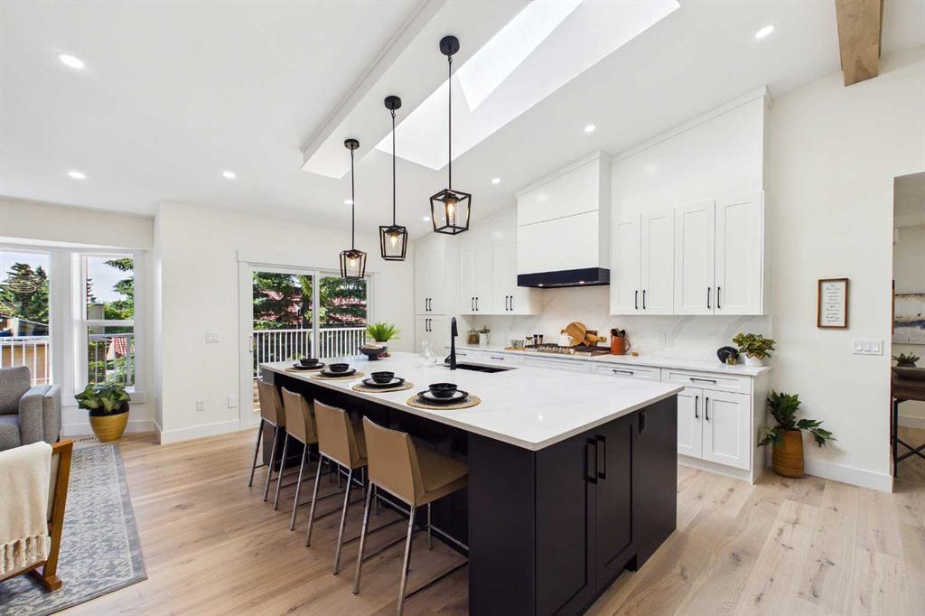 Picture of 16 Edcath Mews NW, Calgary Real Estate Listing