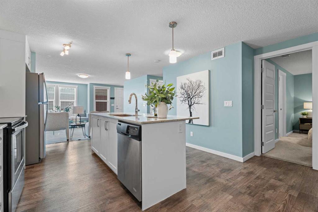 Picture of 516 Auburn Bay Circle SE, Calgary Real Estate Listing